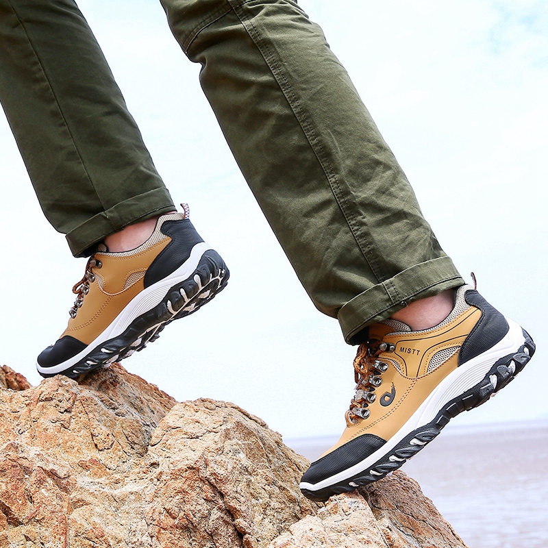 Men's outdoor sports shoes
