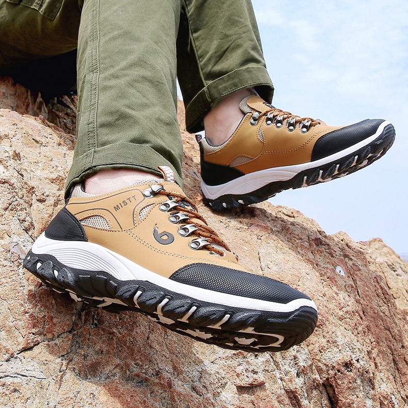 Men's outdoor sports shoes