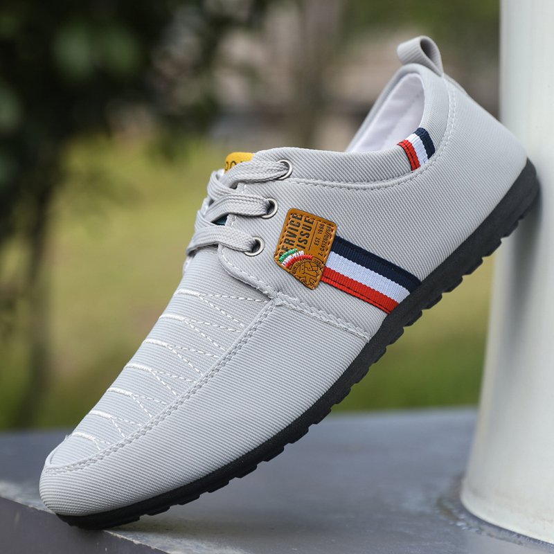 New breathable canvas shoes