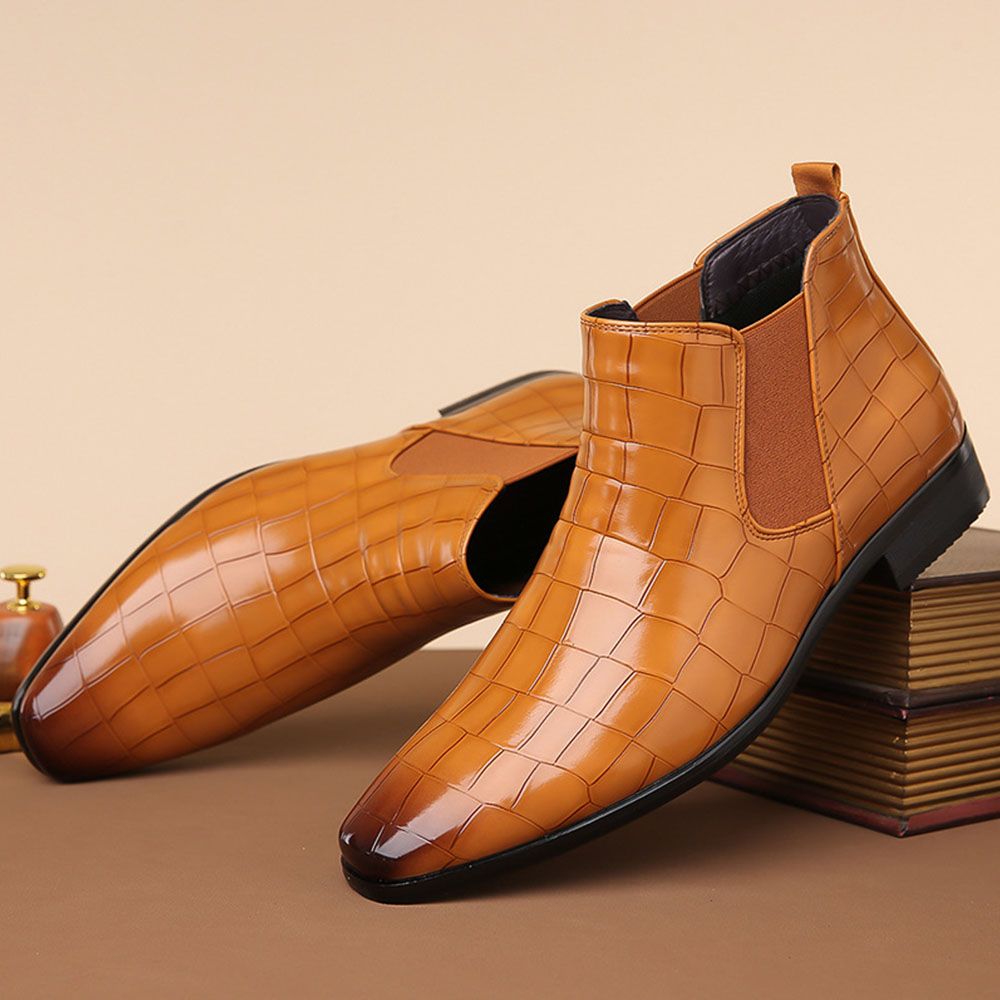 Hochgeschnittene Business-Herrenschuhe aus glänzendem Leder