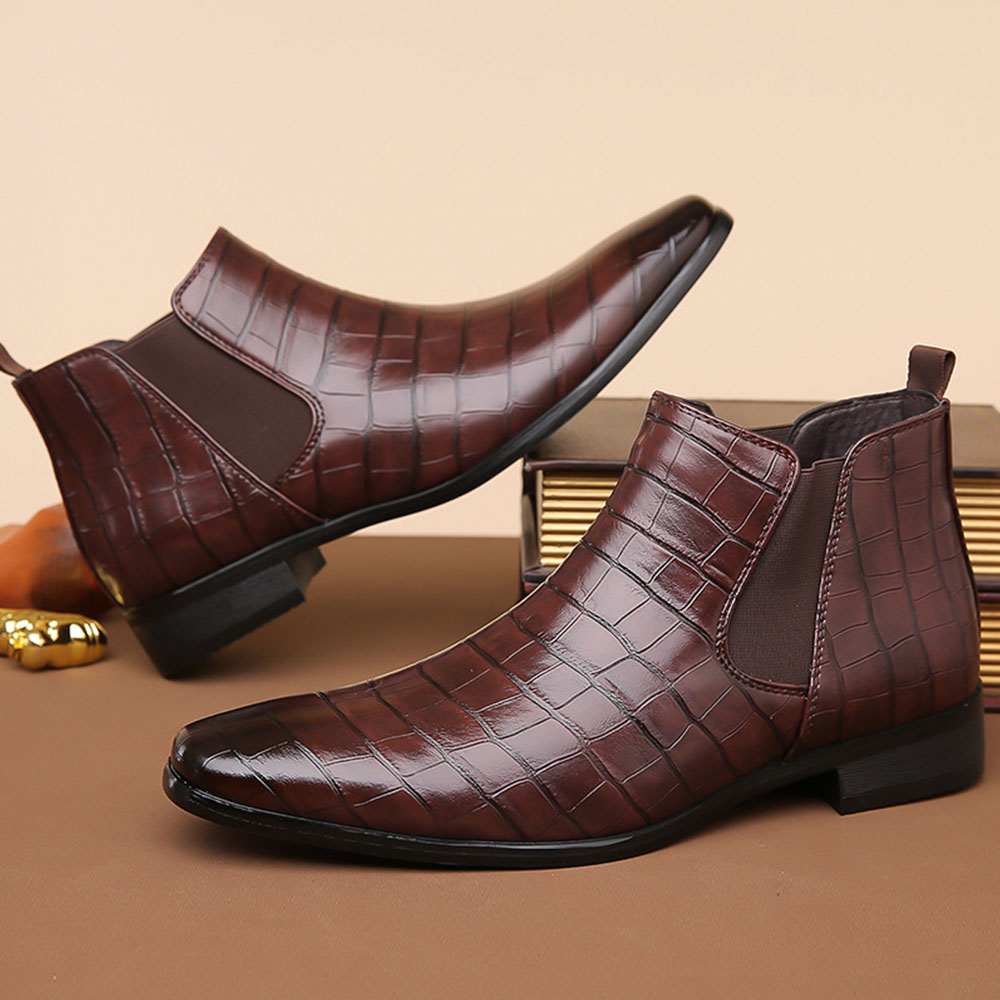 Hochgeschnittene Business-Herrenschuhe aus glänzendem Leder