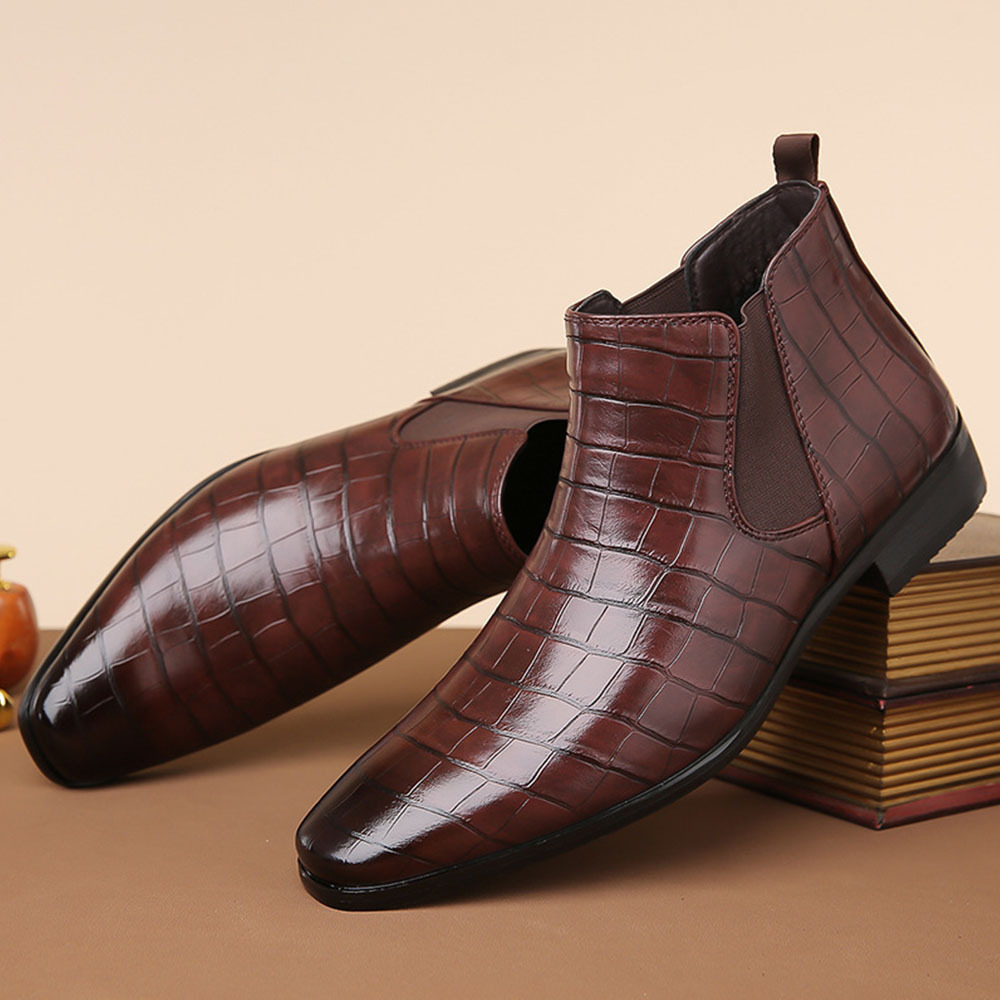 Hochgeschnittene Business-Herrenschuhe aus glänzendem Leder