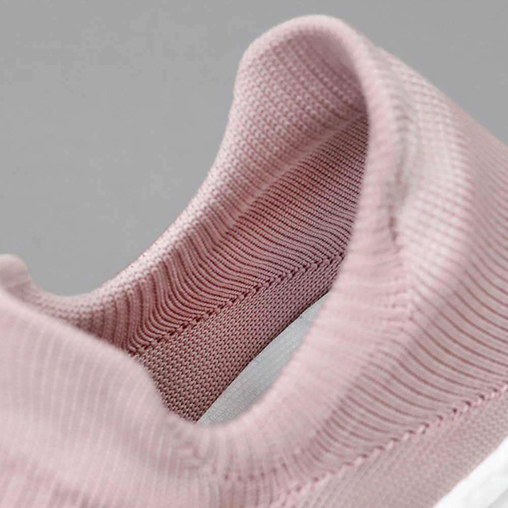 Neue Fly-Strick-Sneaker mit weicher Sohle