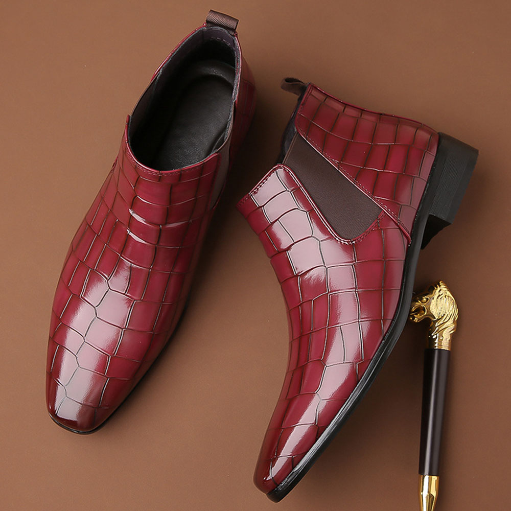 Hochgeschnittene Business-Herrenschuhe aus glänzendem Leder