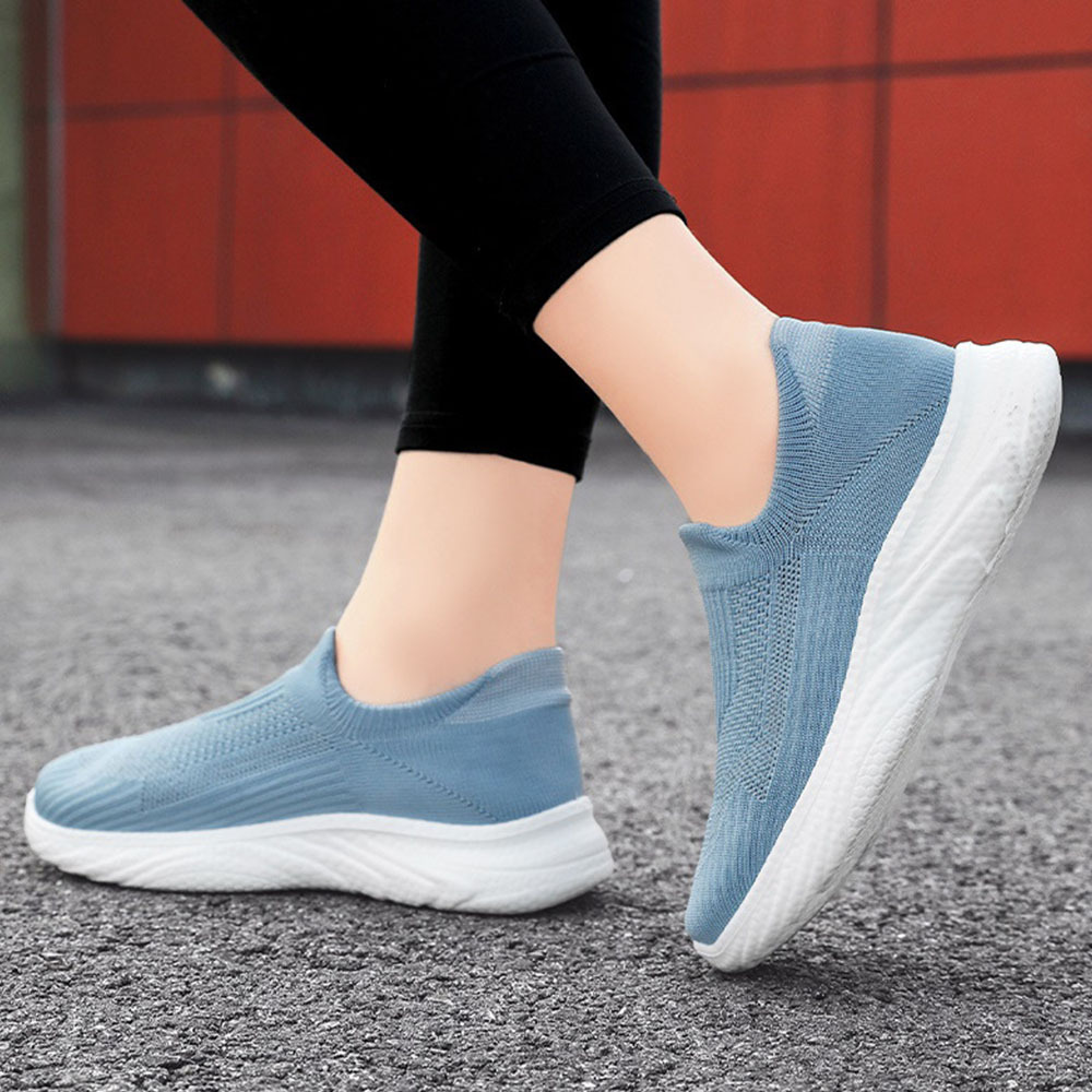 Neue Fly-Strick-Sneaker mit weicher Sohle