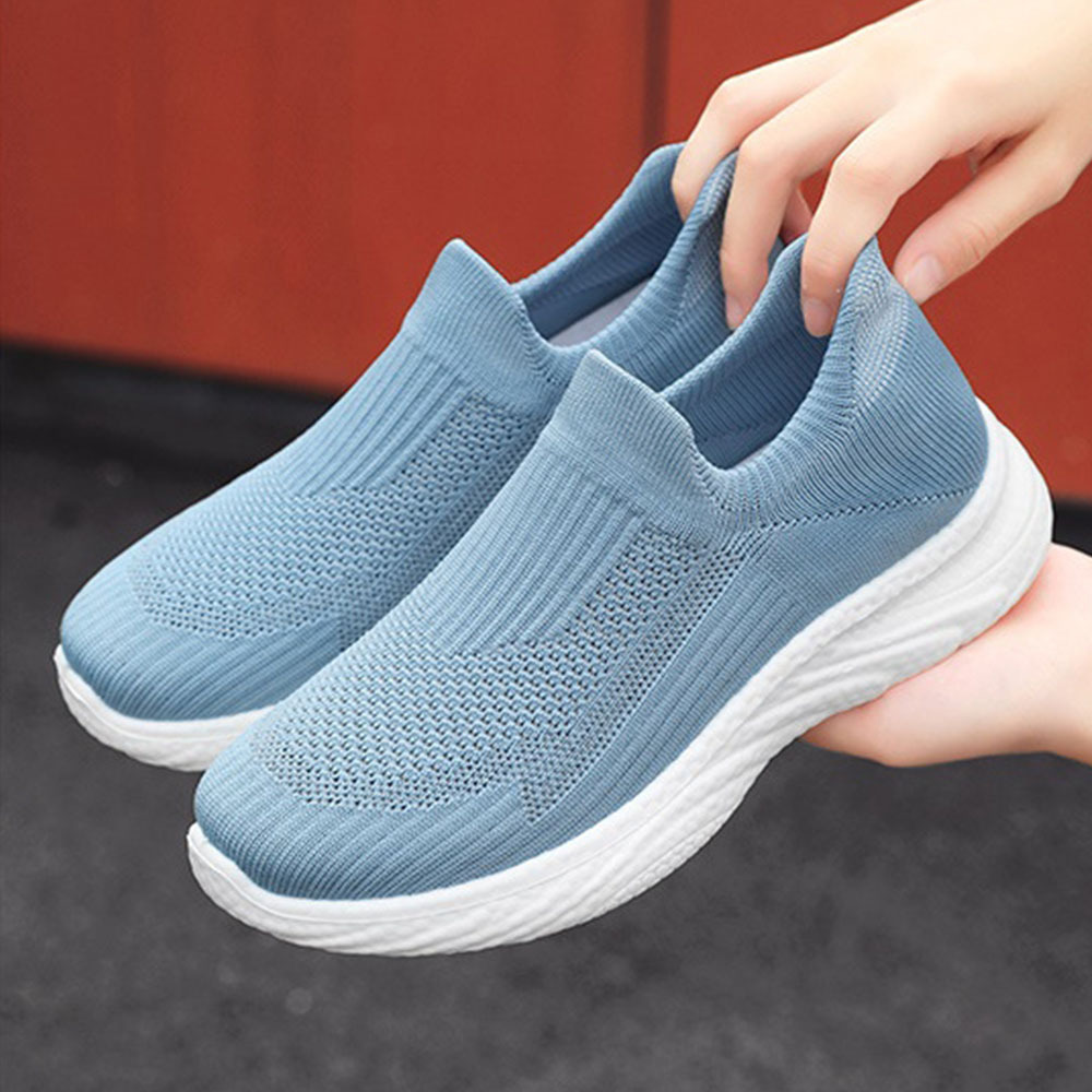 Neue Fly-Strick-Sneaker mit weicher Sohle