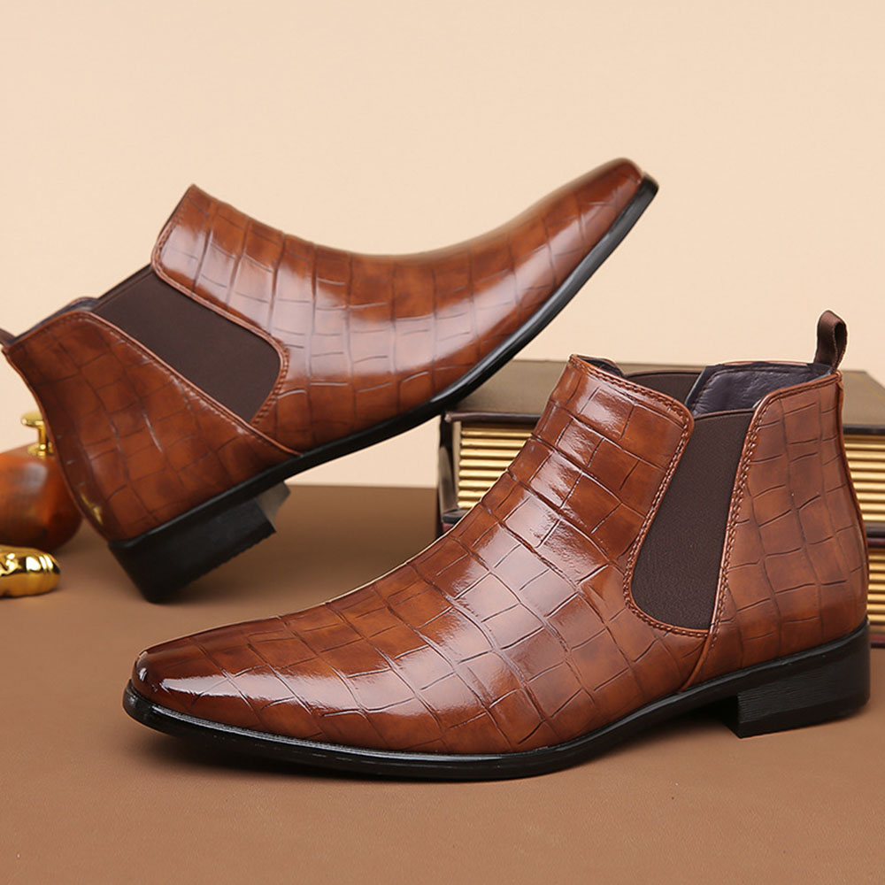 Hochgeschnittene Business-Herrenschuhe aus glänzendem Leder