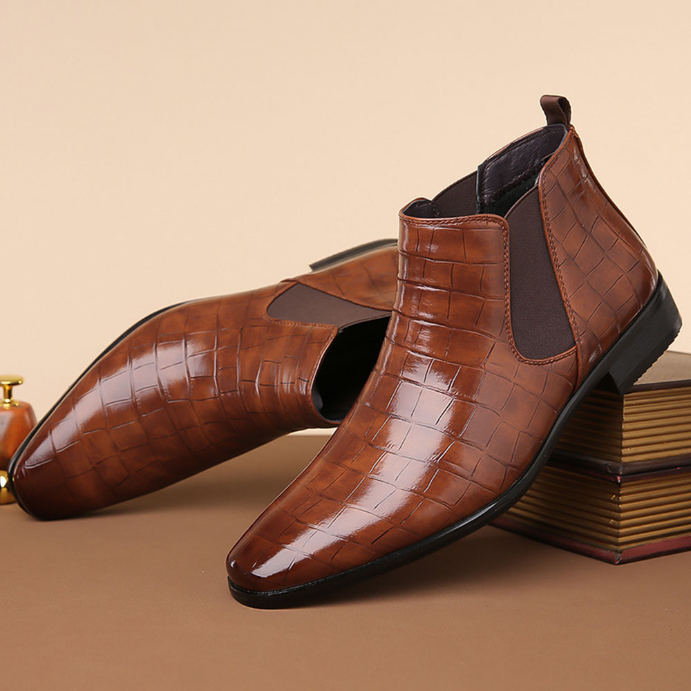 Hochgeschnittene Business-Herrenschuhe aus glänzendem Leder