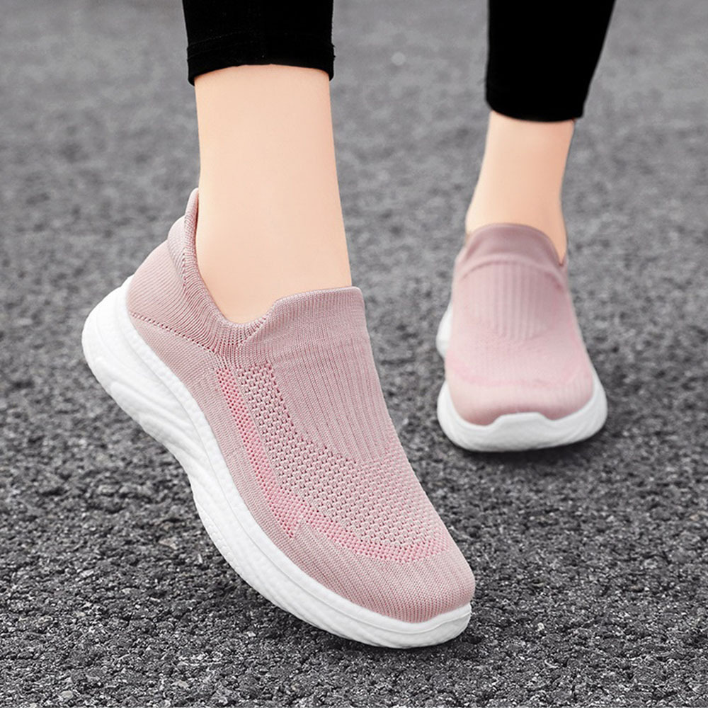 Neue Fly-Strick-Sneaker mit weicher Sohle