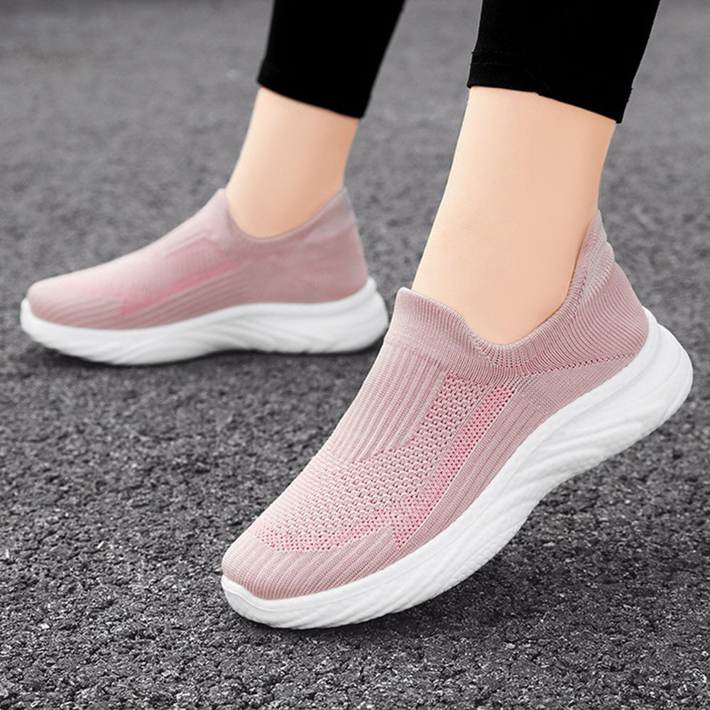 Neue Fly-Strick-Sneaker mit weicher Sohle