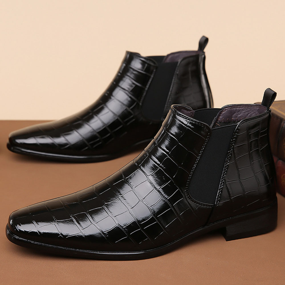 Hochgeschnittene Business-Herrenschuhe aus glänzendem Leder
