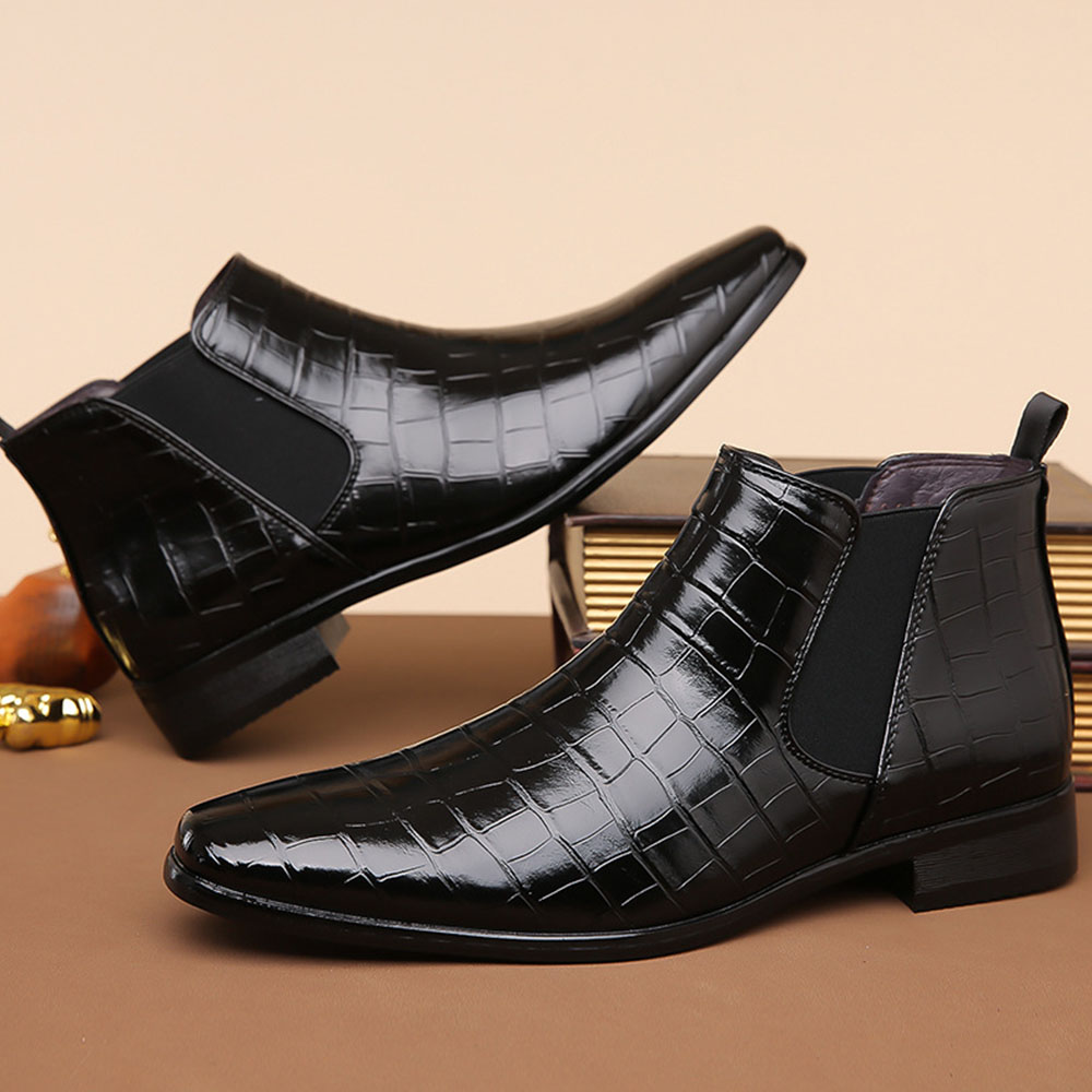 Hochgeschnittene Business-Herrenschuhe aus glänzendem Leder