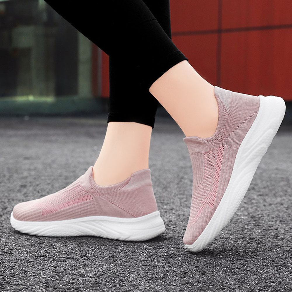 Neue Fly-Strick-Sneaker mit weicher Sohle