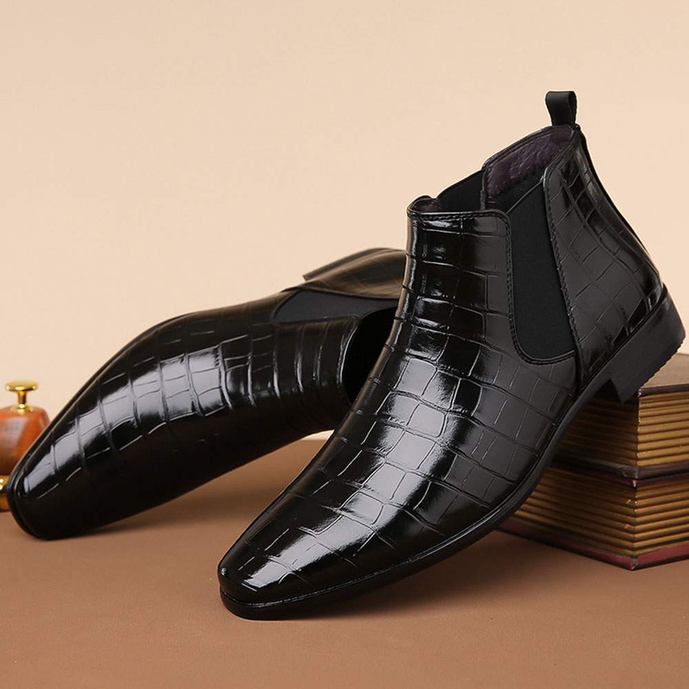 Hochgeschnittene Business-Herrenschuhe aus glänzendem Leder