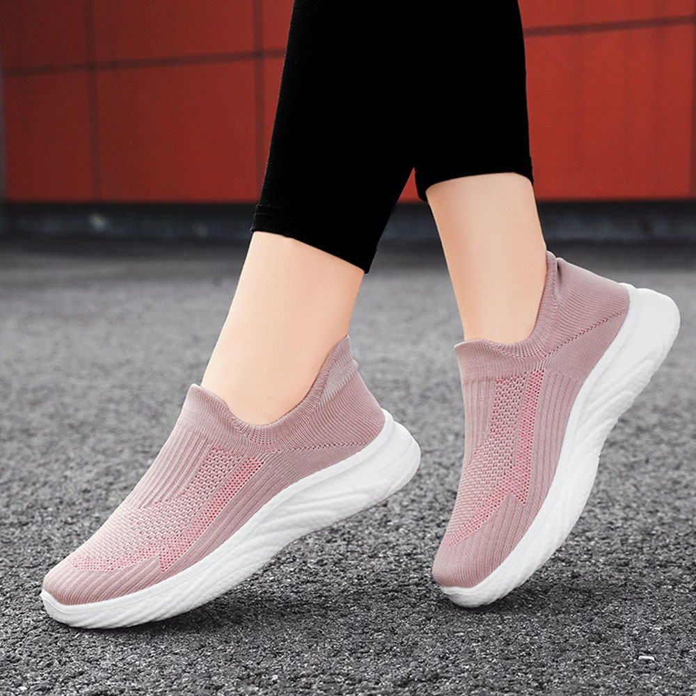 Neue Fly-Strick-Sneaker mit weicher Sohle