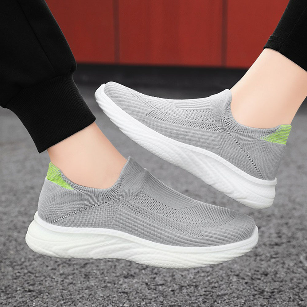 Neue Fly-Strick-Sneaker mit weicher Sohle