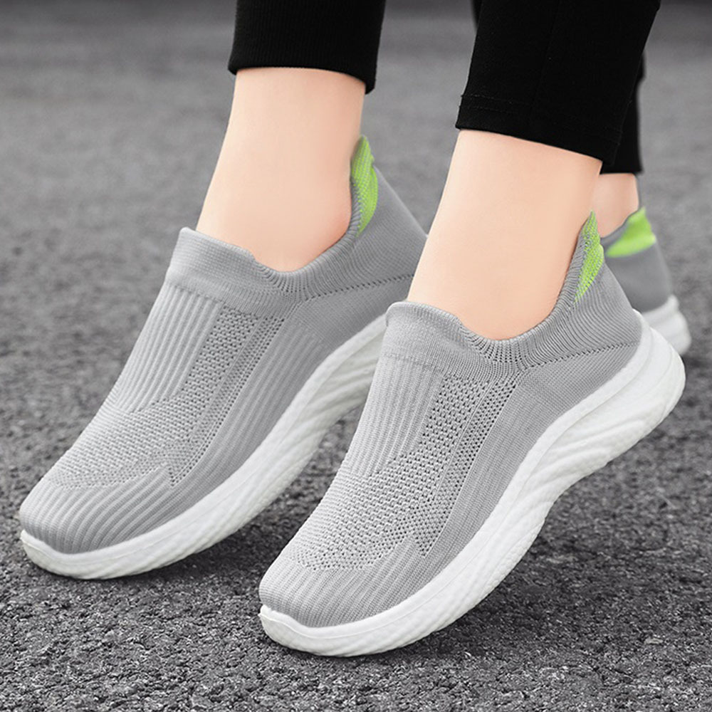 Neue Fly-Strick-Sneaker mit weicher Sohle