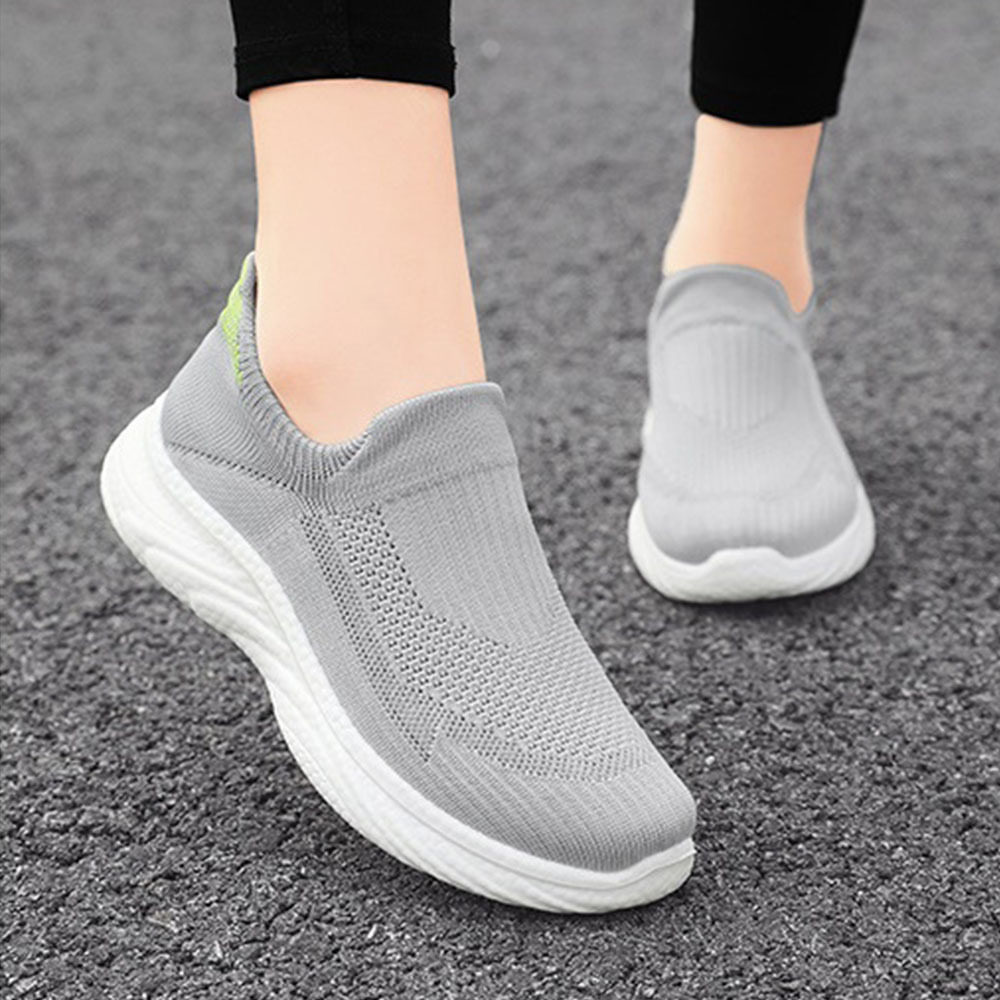 Neue Fly-Strick-Sneaker mit weicher Sohle