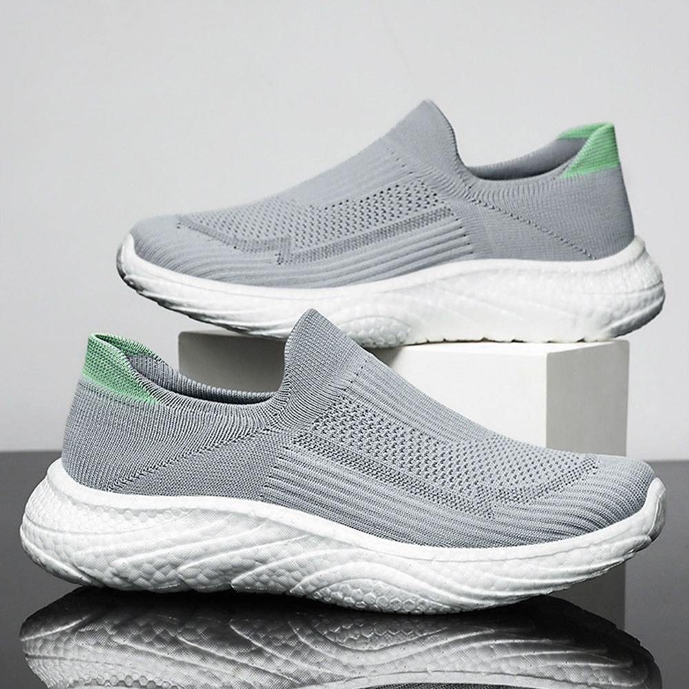 Neue Fly-Strick-Sneaker mit weicher Sohle