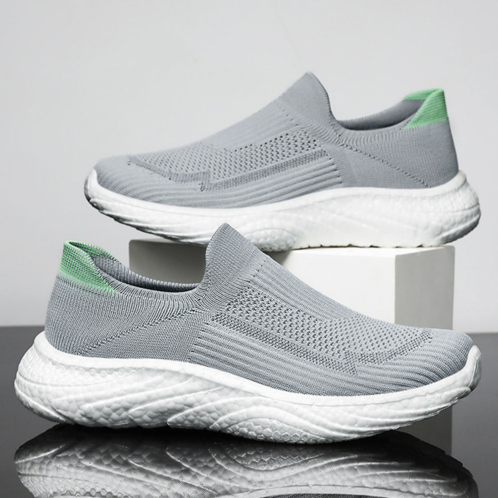 Neue Fly-Strick-Sneaker mit weicher Sohle