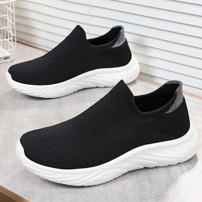 Neue Fly-Strick-Sneaker mit weicher Sohle