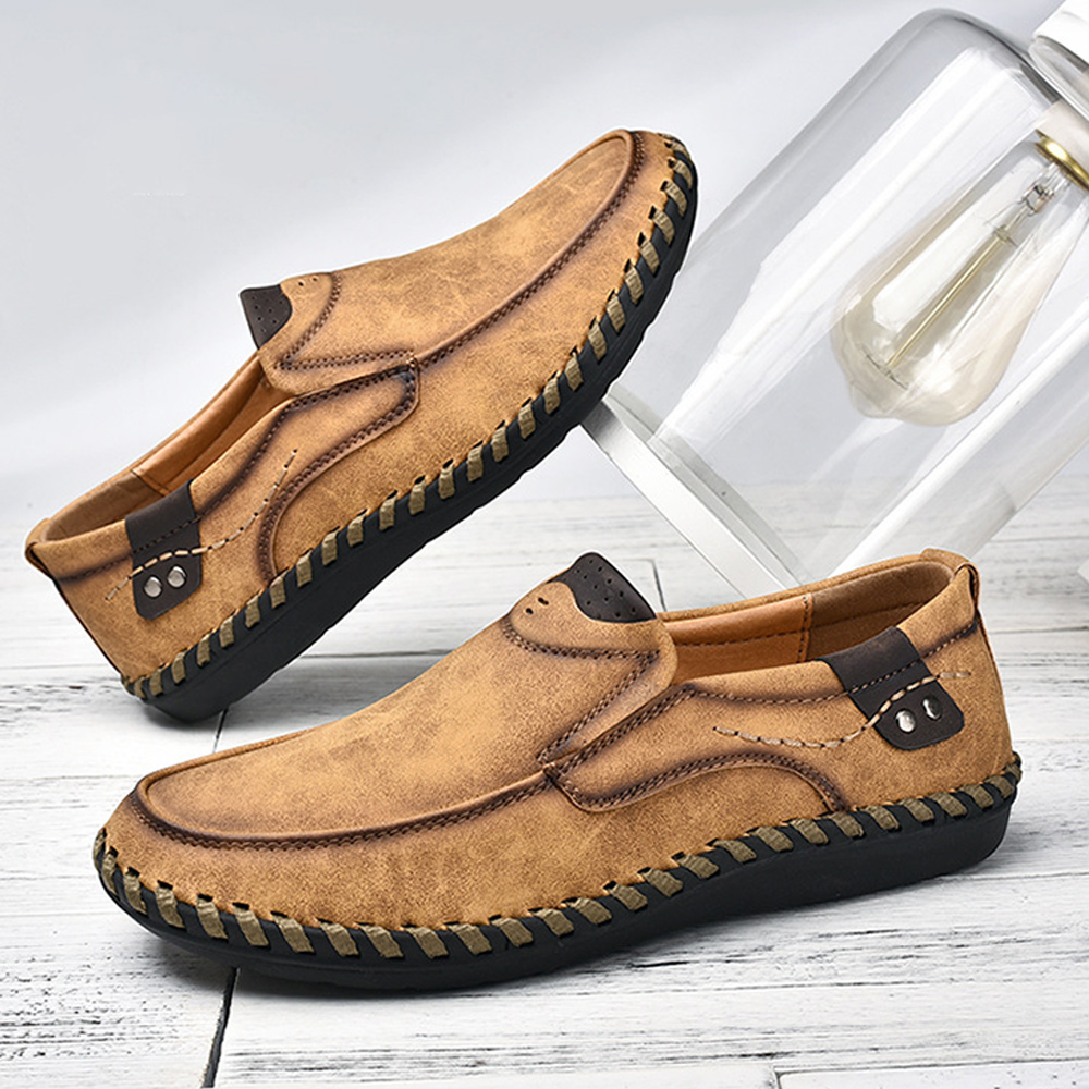 Neue handgefertigte Herren-Freizeitschuhe mit weicher Sohle