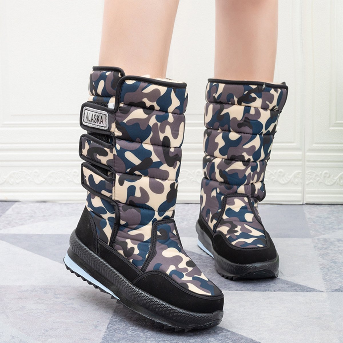 High-Top plus samtige warme Schuhe