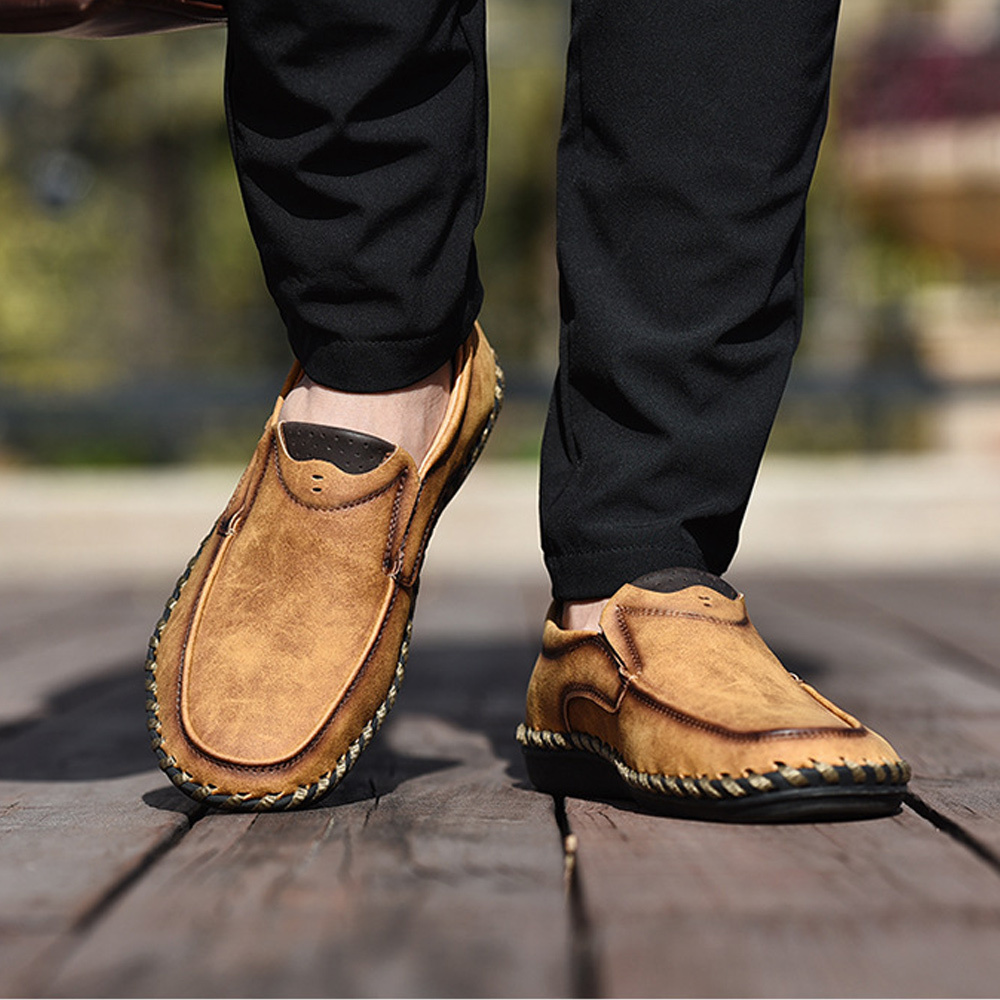 Neue handgefertigte Herren-Freizeitschuhe mit weicher Sohle