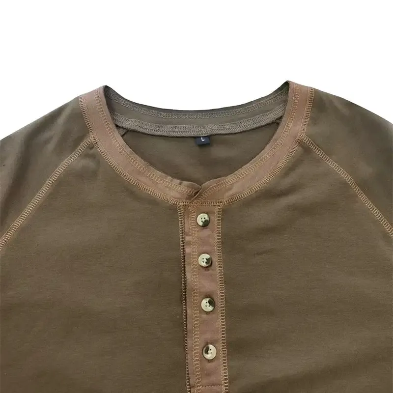 T-Shirt aus weichem Baumwollstoff mit Henley-Kragen