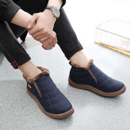 Neue warme Schneeschuhe aus Wintersamt und Baumwolle