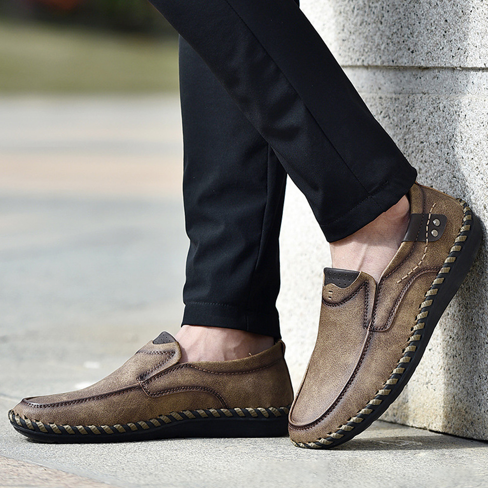 Neue handgefertigte Herren-Freizeitschuhe mit weicher Sohle