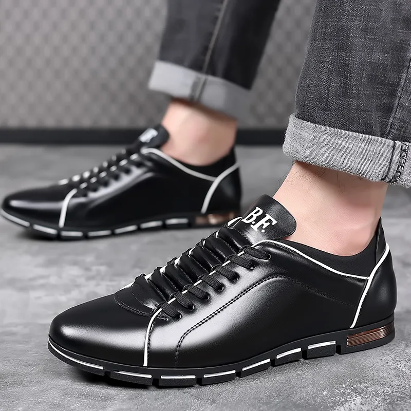 ERWEITERTE BREITE FUSS- UND ABSATZBEQUEME, RUTSCHFESTE SNEAKERS FÜR HERREN