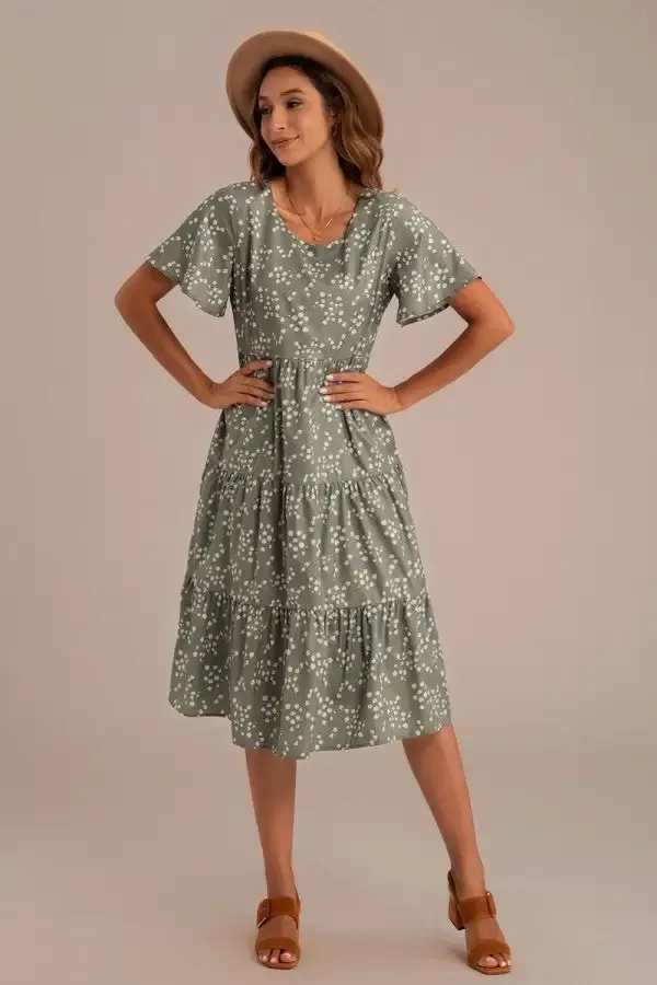 Entspanntes Kurzarm-Blumenkleid mit Rundhalsausschnitt