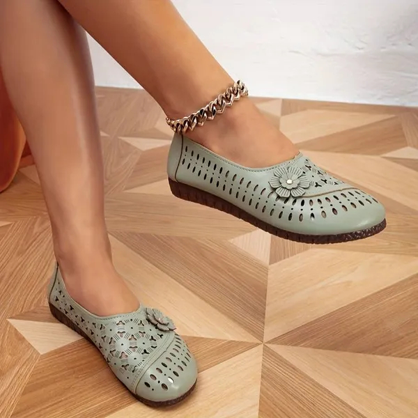📢Last Day Promotion 60% OFF - Women's leather soft-soled non-slip shoes