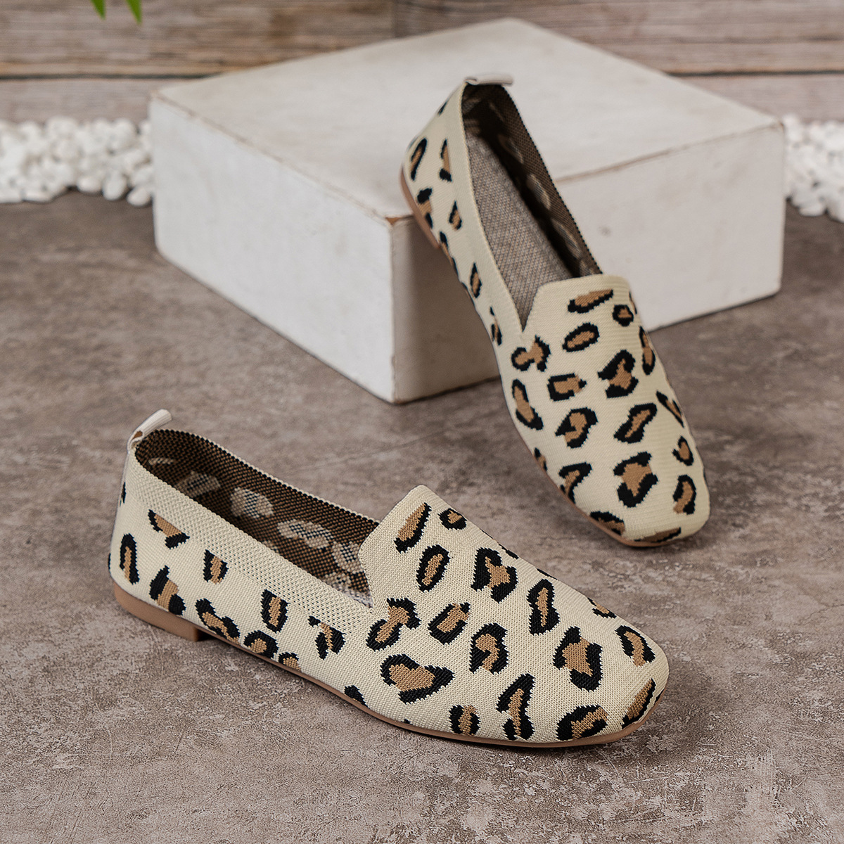 🔥Last Day 50% OFF - Women Comfortable Arch Support Non-Slip Flat Shoes