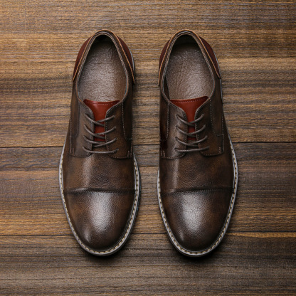 MEN'S ROUND-TOE LACE-UP LEATHER SHOES.