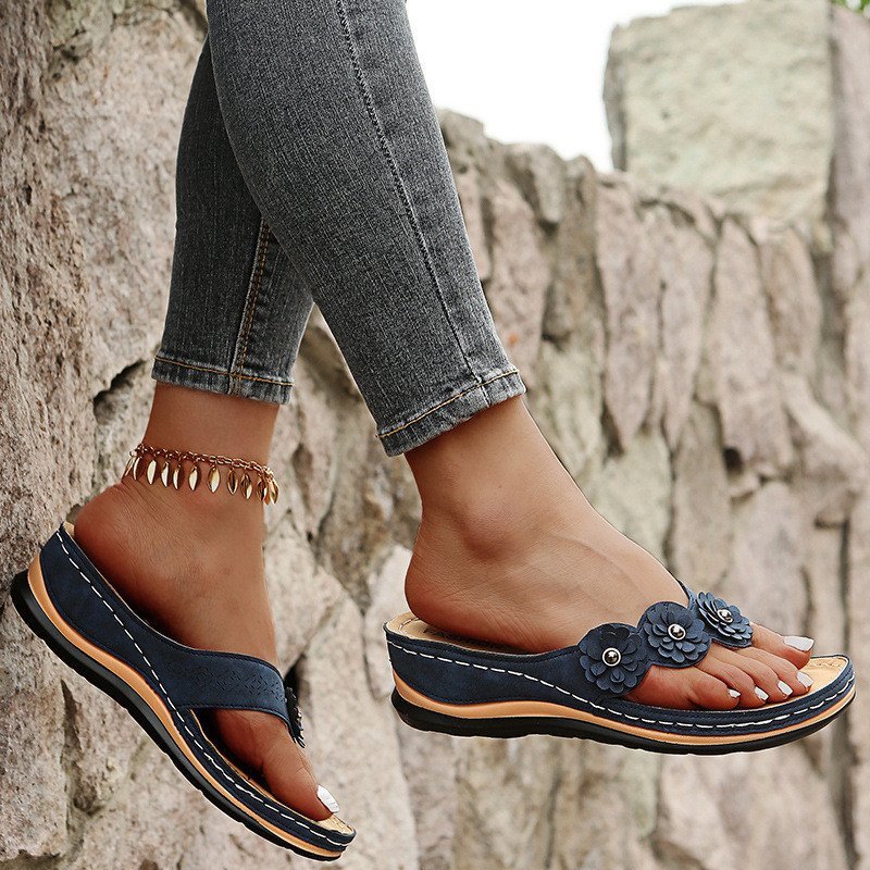WOMEN'S LIGHTWEIGHT FLOWERS CLIP TOE SANDALS