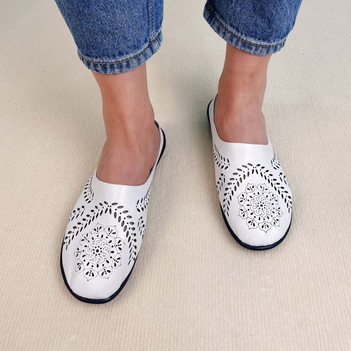 Summer Casual All-match Hollow Slippers