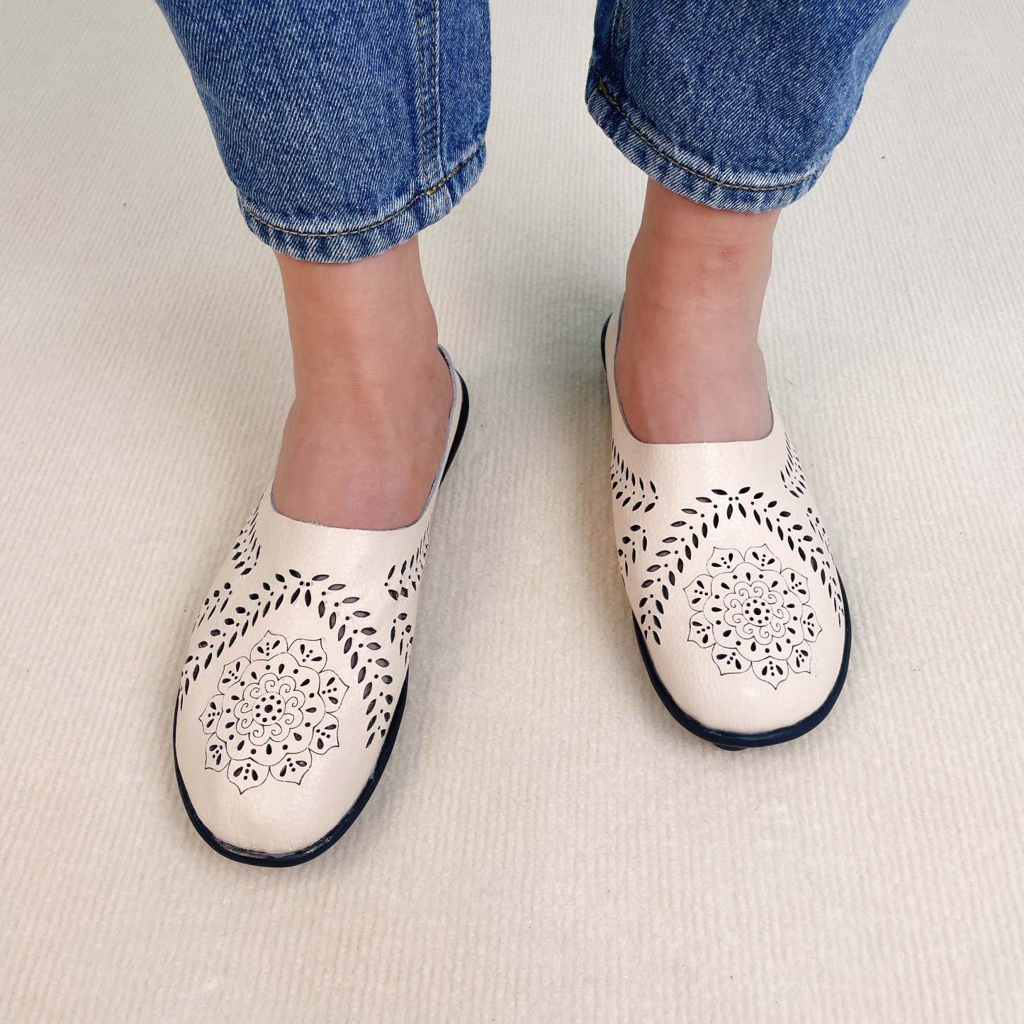 Summer Casual All-match Hollow Slippers
