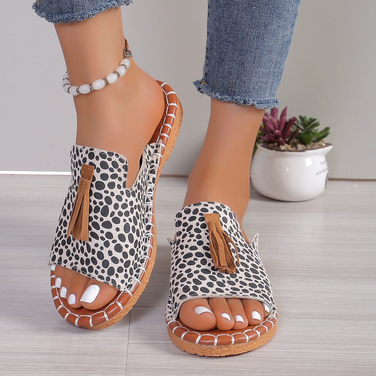 🔥Last Day Promotion 50% OFF - Women's Comfortable Tassel Flat Sandals