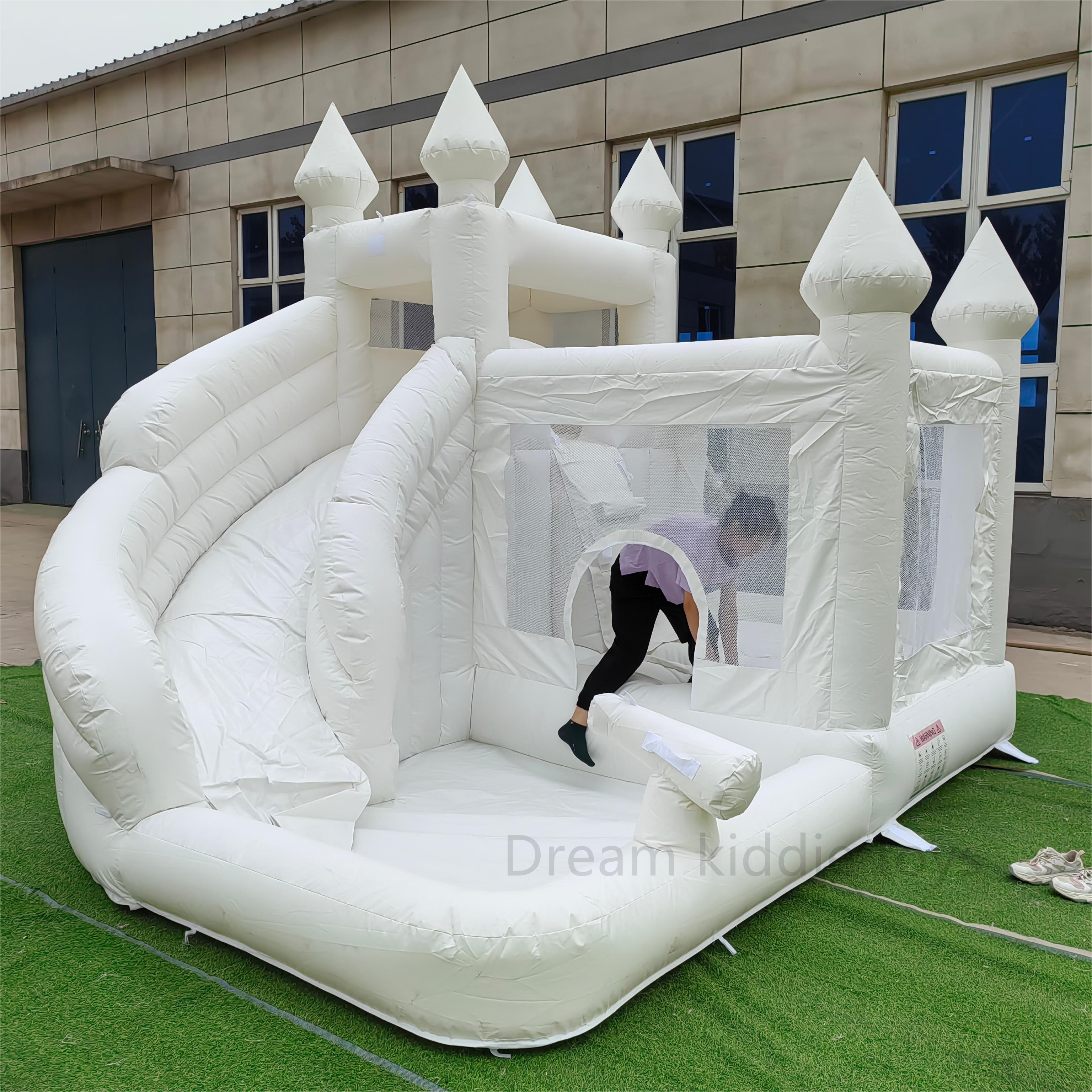 White Bounce House With Ocean Ball Pool And Slide Jumper Bouncy Castle Inflatable Bouncer with water gun soft play