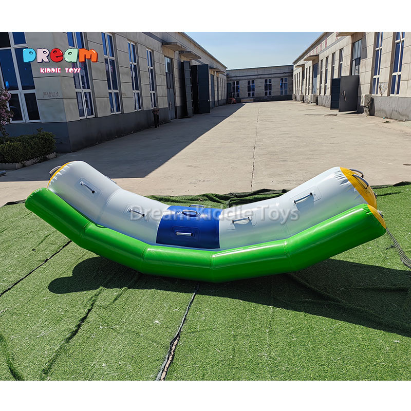 Indoor Outdoor Water Inflatable Trampoline Inflatable Banana Boat Water Park Leisure Floating Trampoline