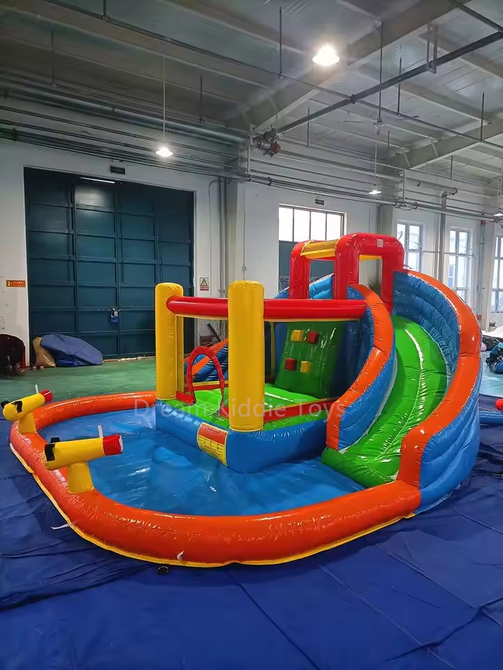  Inflatable curve commercial water slide pool bounce house inflatable with water gun