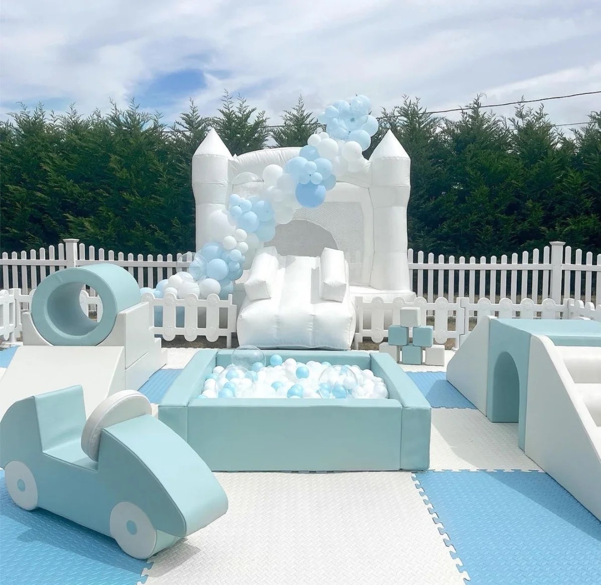 Party Kids Pastel Soft Play area White Color Bouncy House ball pit climbing white Soft Play Ground