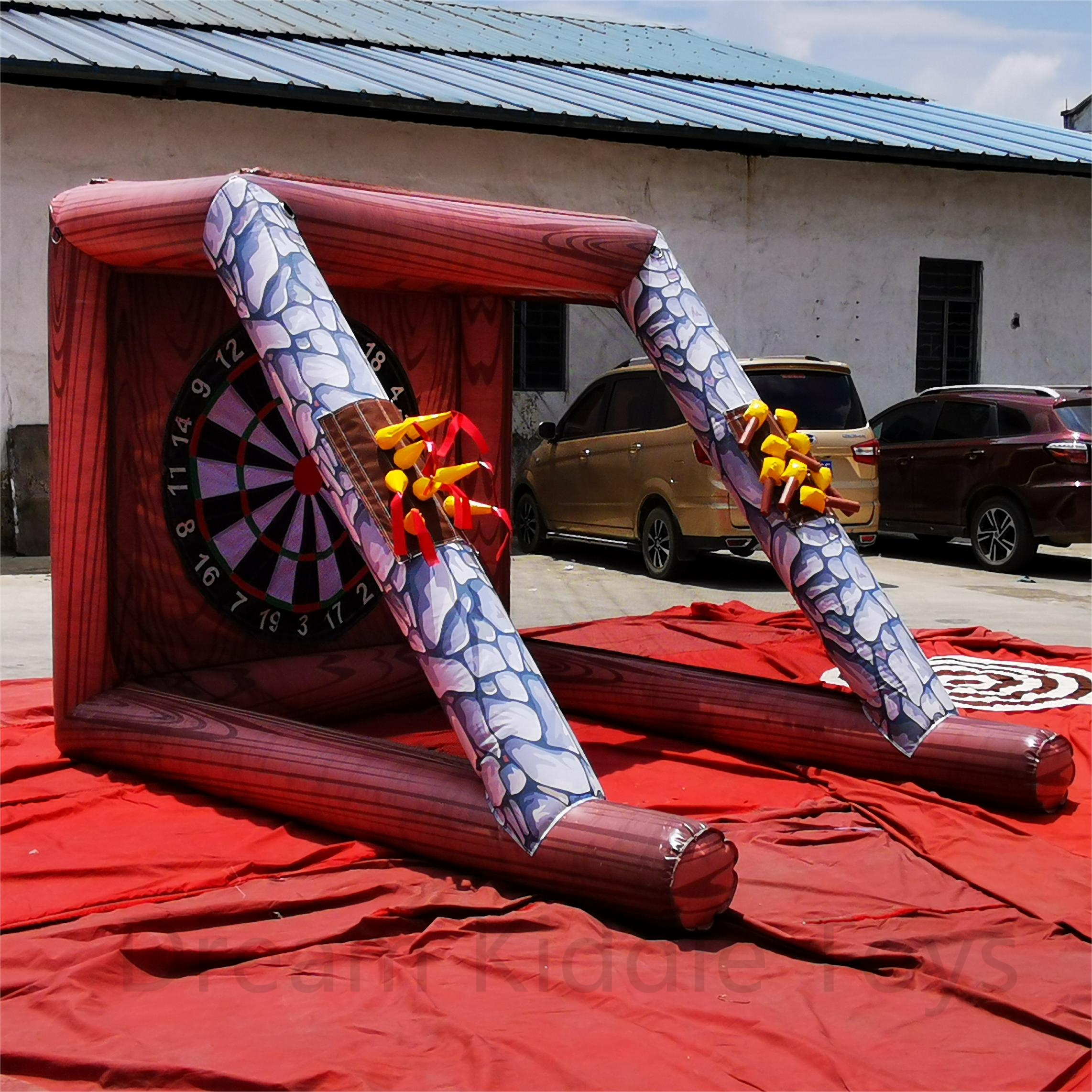 Inflatable throwing sport games dart board throw inflatable axe throwing for Party rental