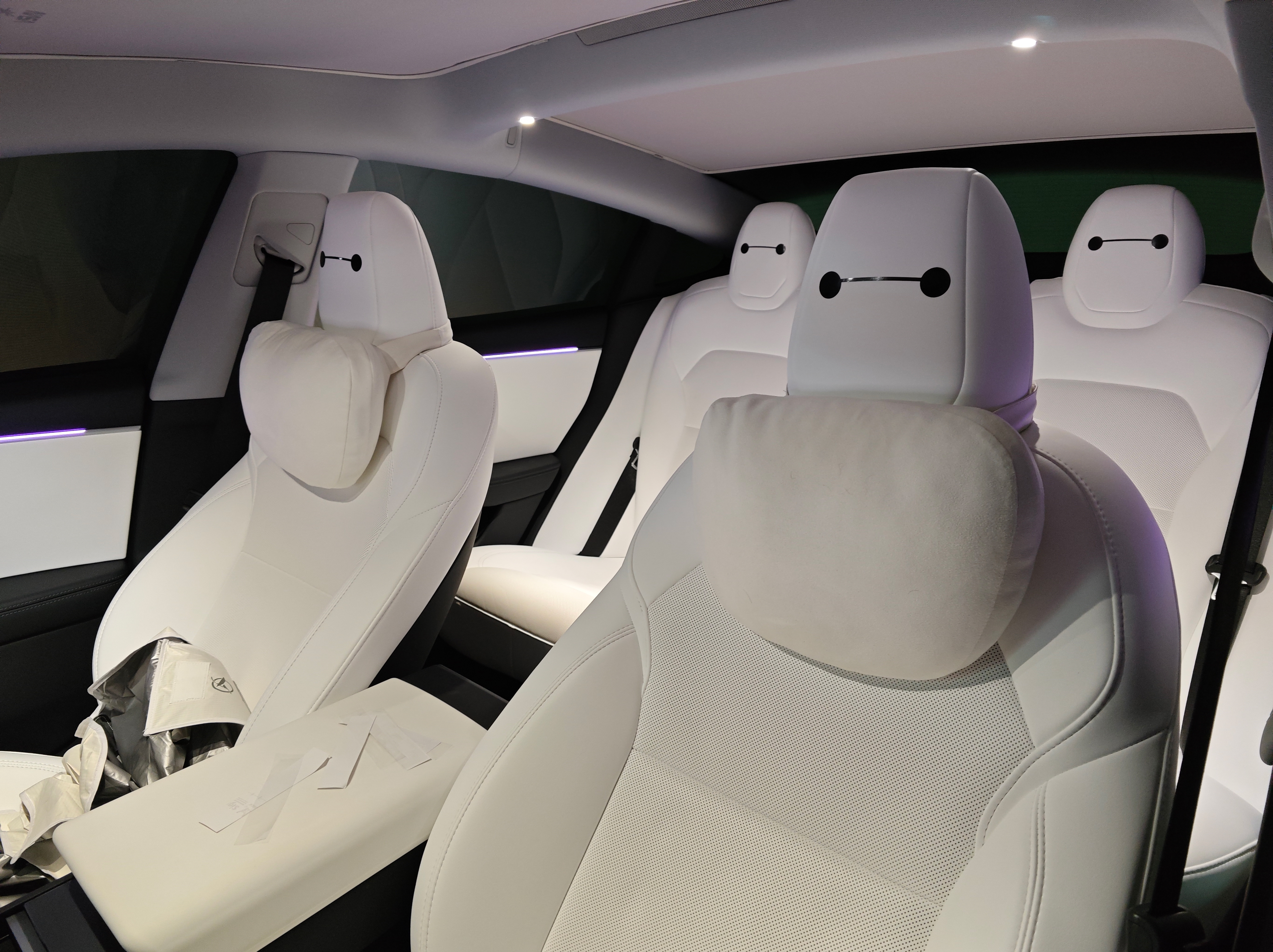 Christmas Hat for Tesla Model 3/X/S/Y Seats (2 hats with 2 pair of eyes)-TESGOD