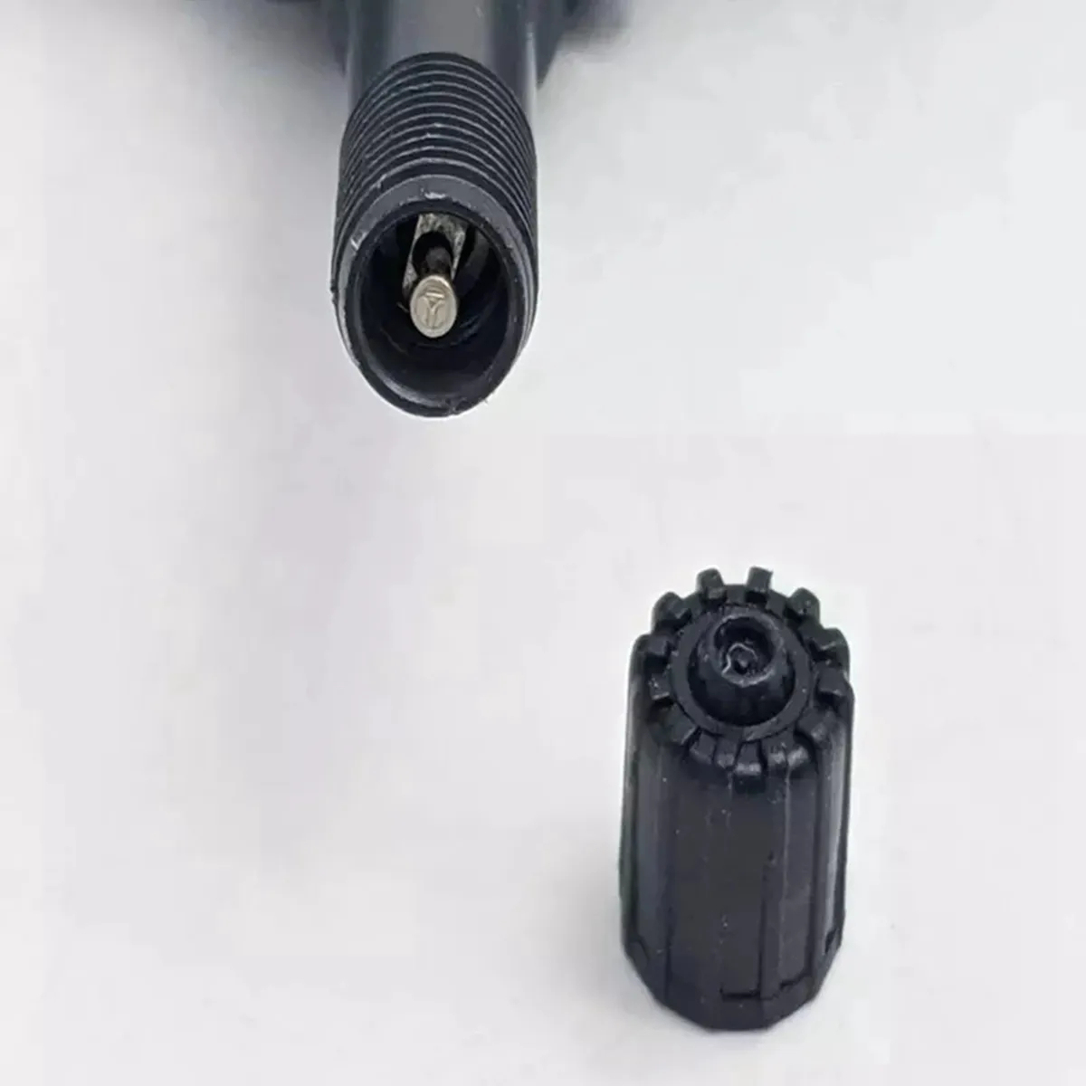 Tire Pressure Monitoring System (TPMS) for Tesla Model S/3/X/Y – Bluetooth (Set of 4 Sensors) – 1490701-01-TESGOD