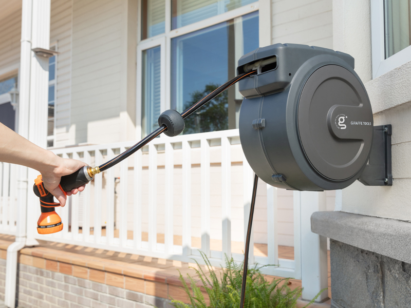 retractable garden hose reel