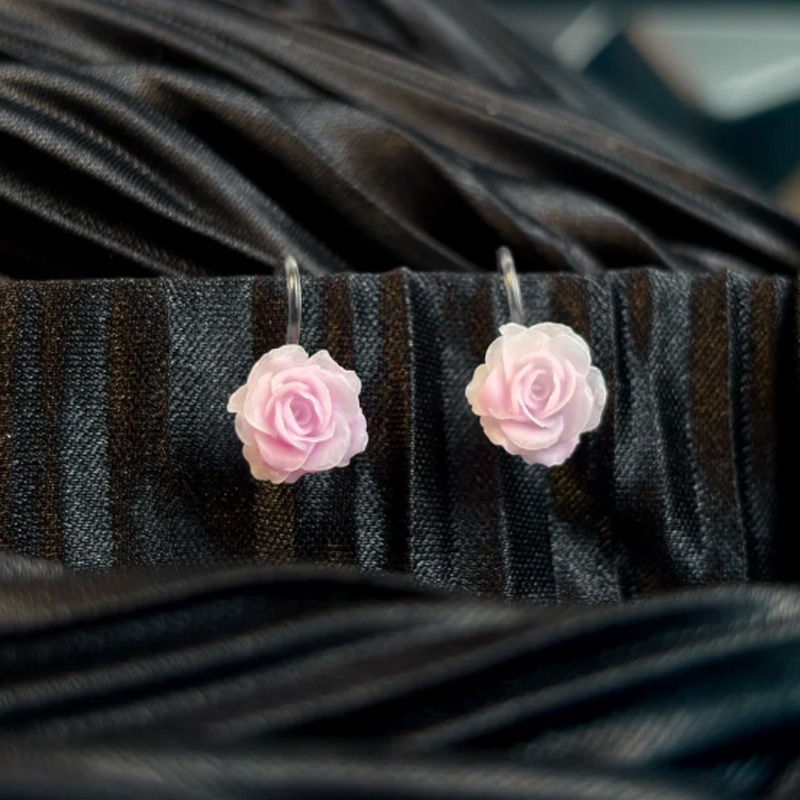 Fashion rose earrings
