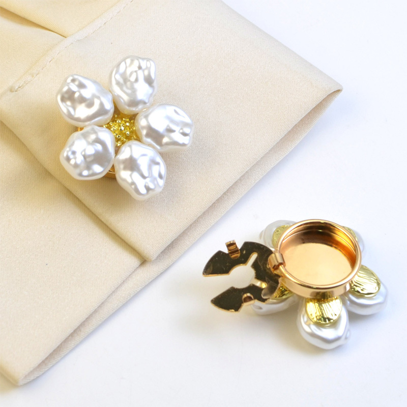 Alloy Pearl Flower Rhinestone Cufflinks